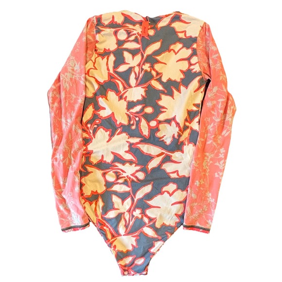 Maaji Long Sleeve Surf Suit with Zip Front One Piece Reversible Size Medium - Picture 5 of 6
